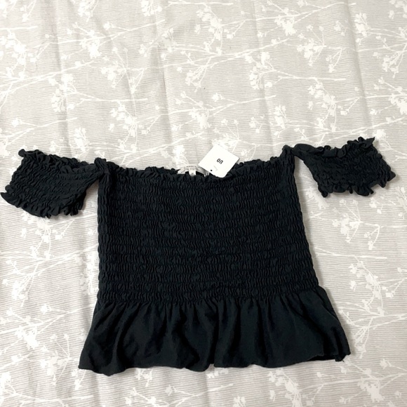 Urban Outfitters Off-the-Shoulder Blouse - Picture 1 of 2